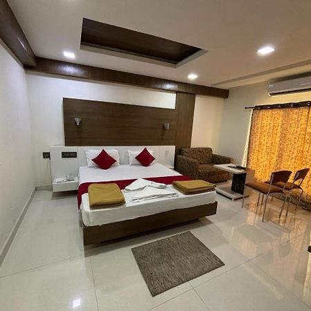 Grand Meridian Vinnamangalam エクステリア 写真