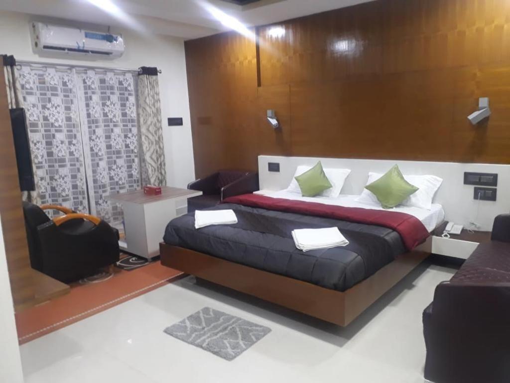 Grand Meridian Vinnamangalam エクステリア 写真