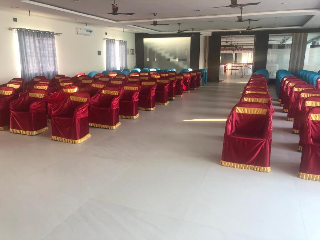 Grand Meridian Vinnamangalam エクステリア 写真