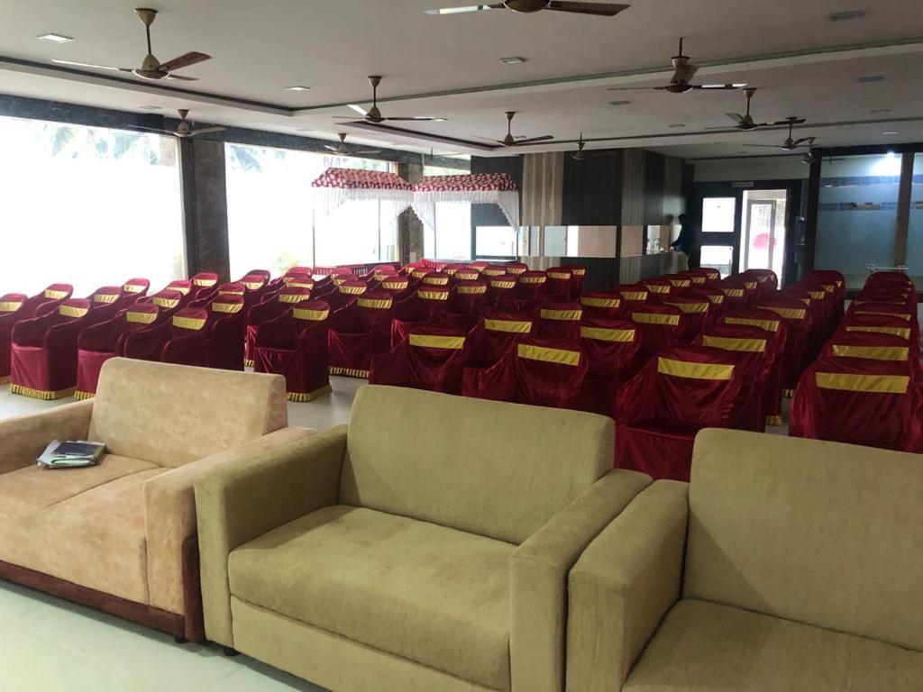Grand Meridian Vinnamangalam エクステリア 写真