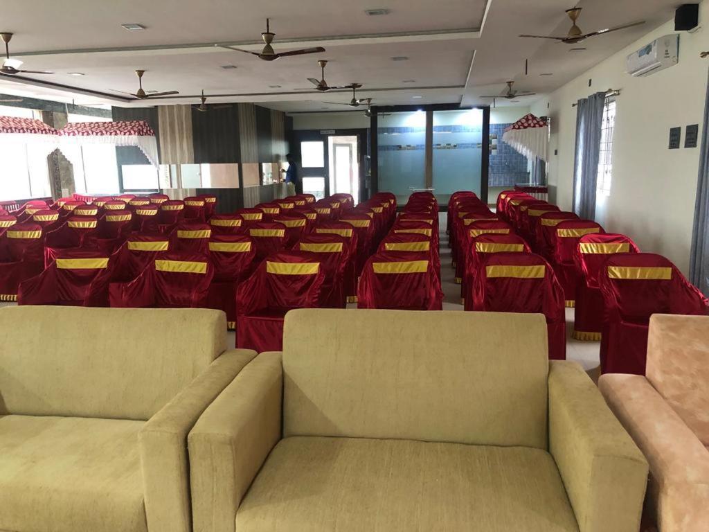 Grand Meridian Vinnamangalam エクステリア 写真