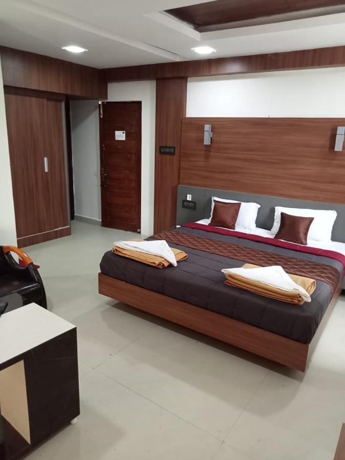 Grand Meridian Vinnamangalam エクステリア 写真