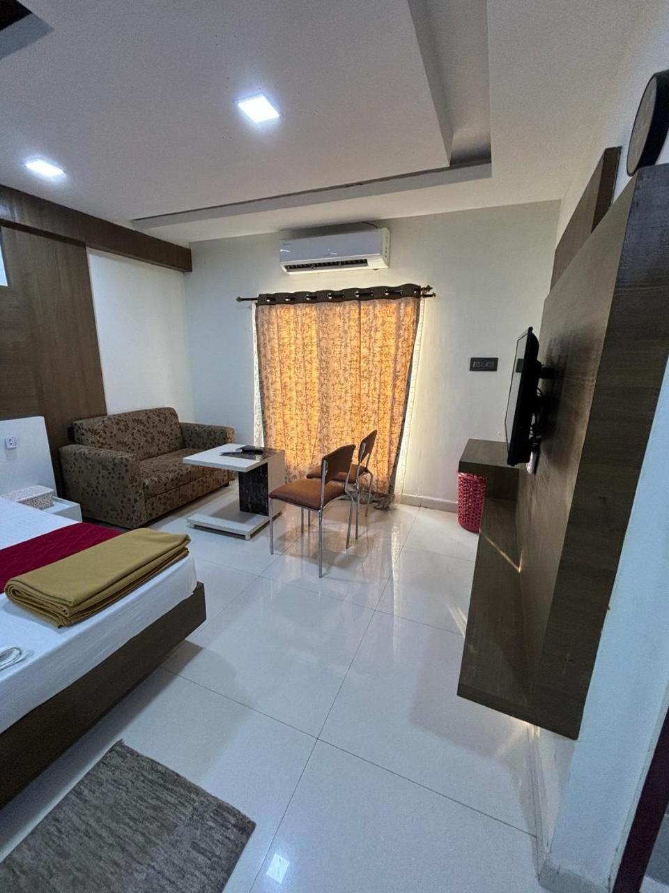 Grand Meridian Vinnamangalam エクステリア 写真