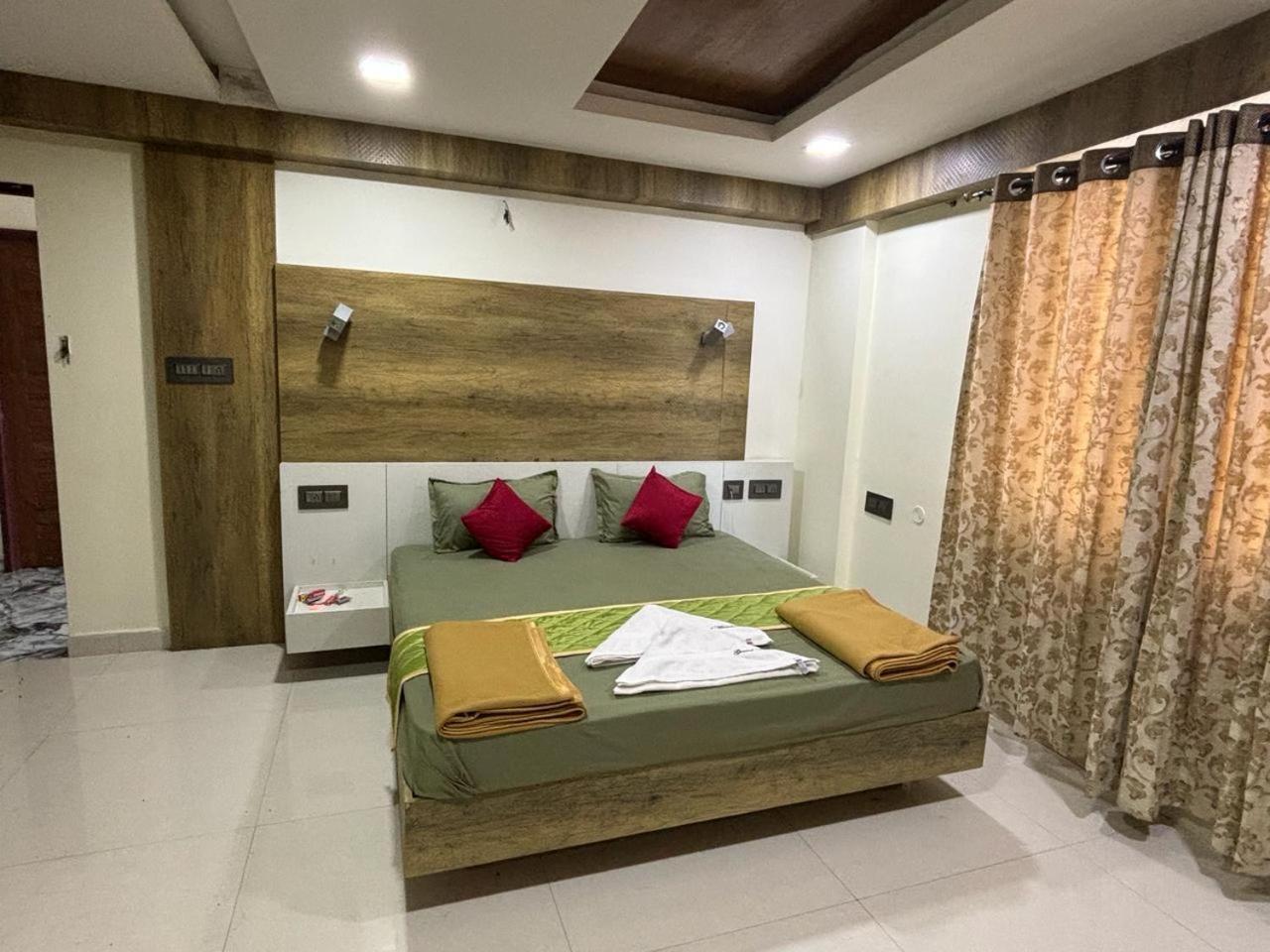 Grand Meridian Vinnamangalam エクステリア 写真